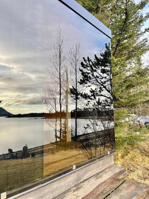 Luxury Lakefront Villa, Infinity Hot Tub And Sauna * Grimsnes og Grafningshreppur